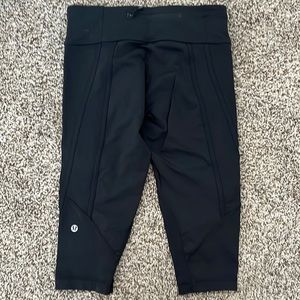 Lululemon Athletica size 4 capri black leggings. Like new.